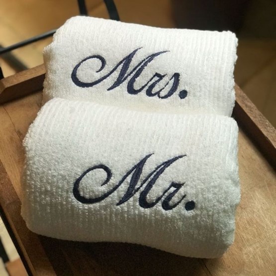 kit 2 toalhas Mrs. Mr.