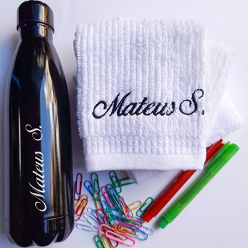 kit garrafa térmica + 3 toalhas escolares personalizadas - preta
